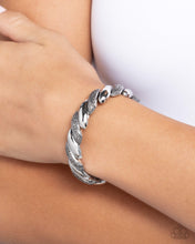 Load image into Gallery viewer, Captivating Curls - Silver